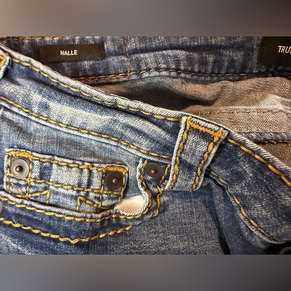 True Religion Blue Skinny Jeans with Distressed Vintage Look: size 31 - Picture 6 of 7